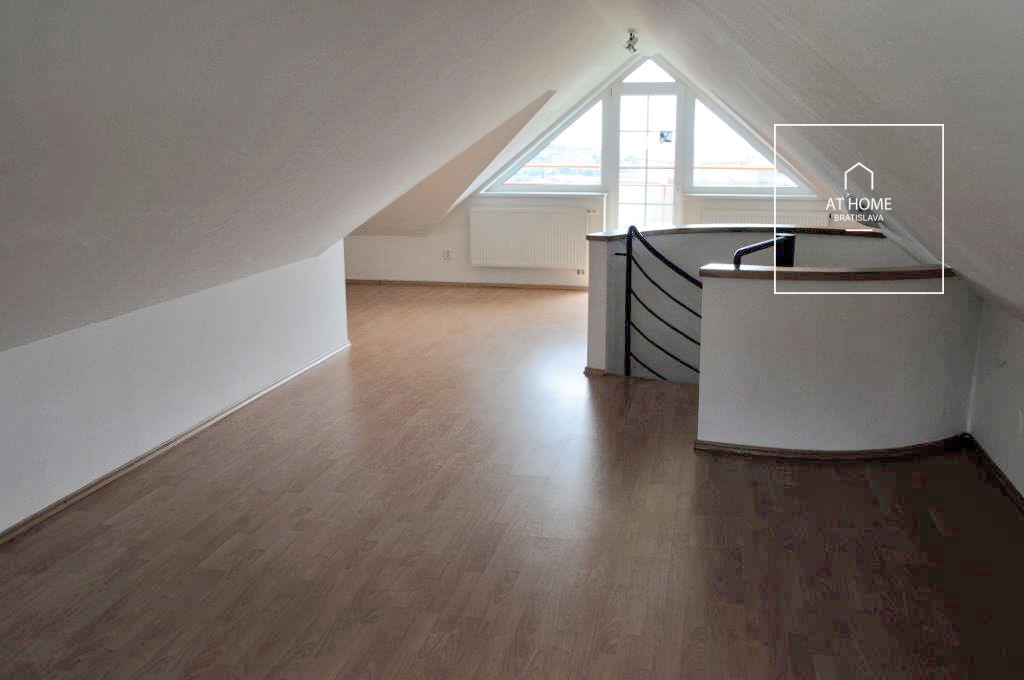 BA III., Kramáre, luxusný rodinný dom s bazénom na Klenovej ulici