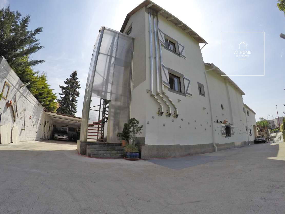 BA I., 2-bedroom apartment with parking on Nábrežie gen. Svoboda