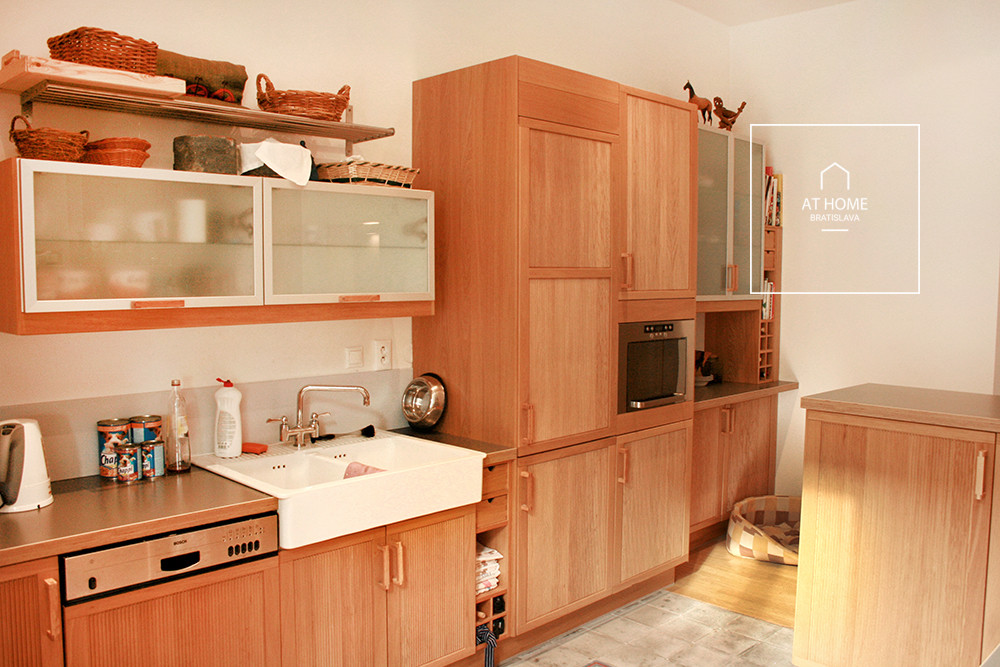 BA I., Staré Mesto, 4-bedroom exclusive apartment on Tolstého Street