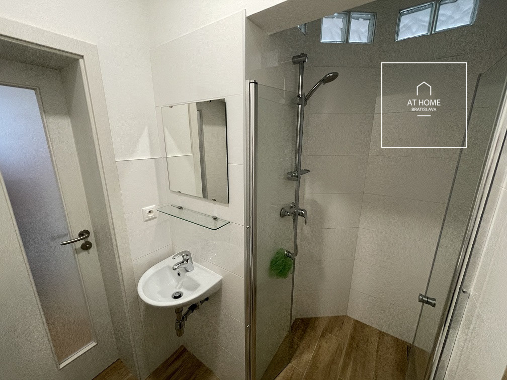 Šamorín, nice, newly built apartment, 3 rooms, fully furnished