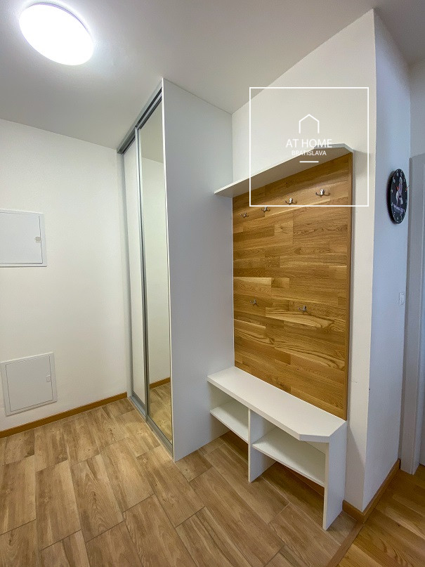 Šamorín, byt 3+kk s balkónom v novostavbe, zariadený