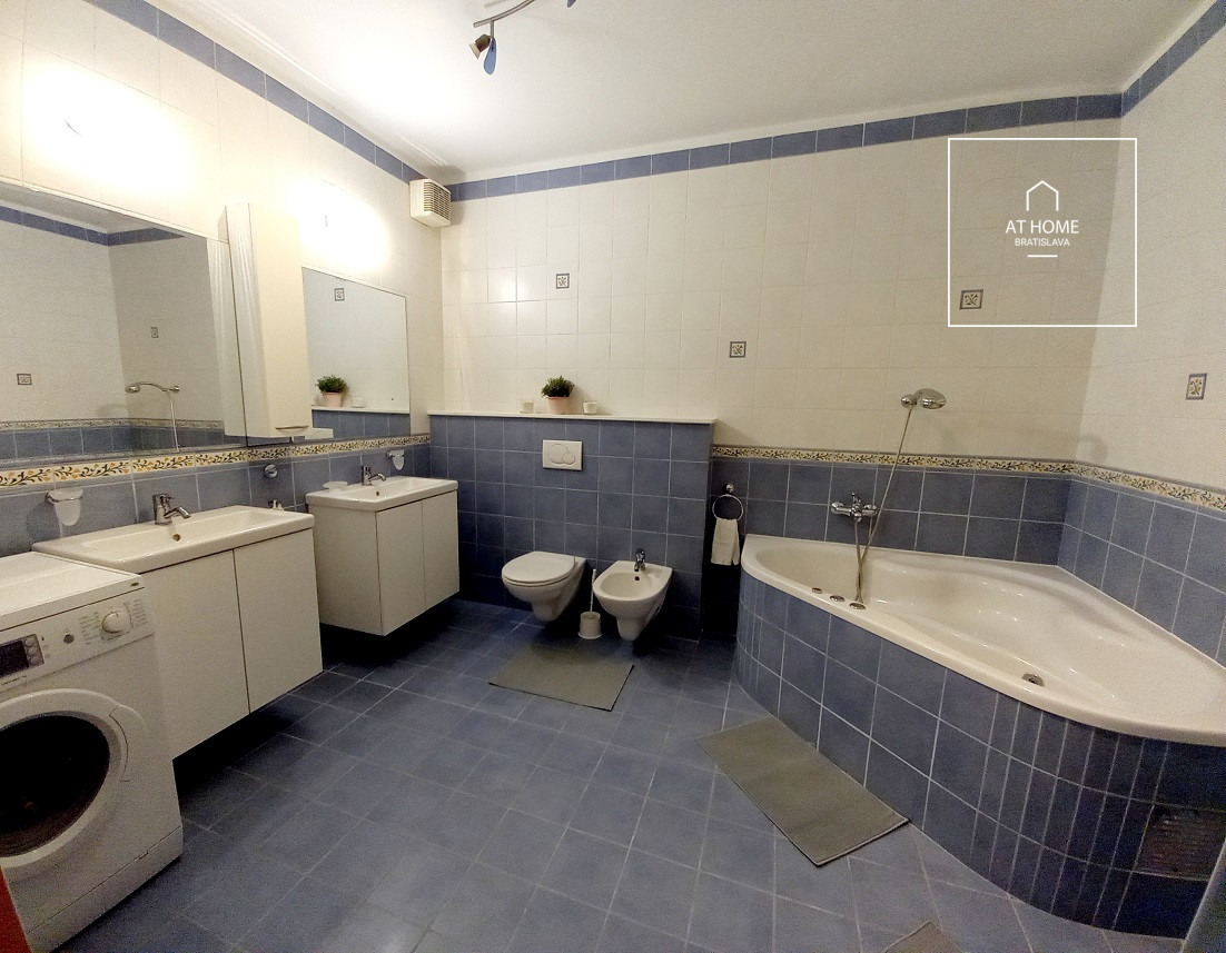 BA I., STARÉ MESTO, 3-BEDROOM APARTMENT NEAR THE HORSKY PARK
