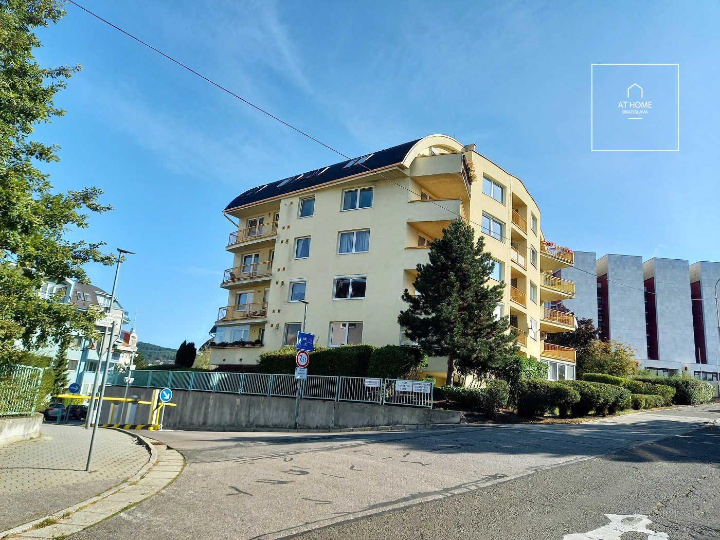 BA I., STARÉ MESTO, 3-BEDROOM APARTMENT NEAR THE HORSKY PARK