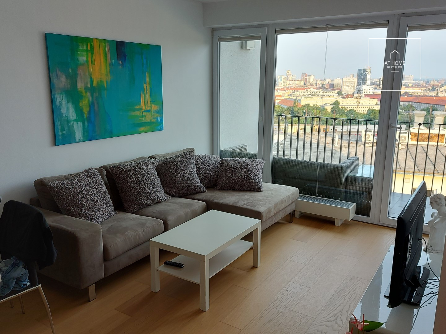 BA III., Koliba, 3 - bedroom apartment on Pod Vtáčnikom Street